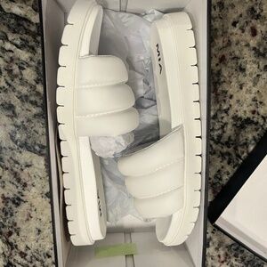 MIA Cimone White Malta slides